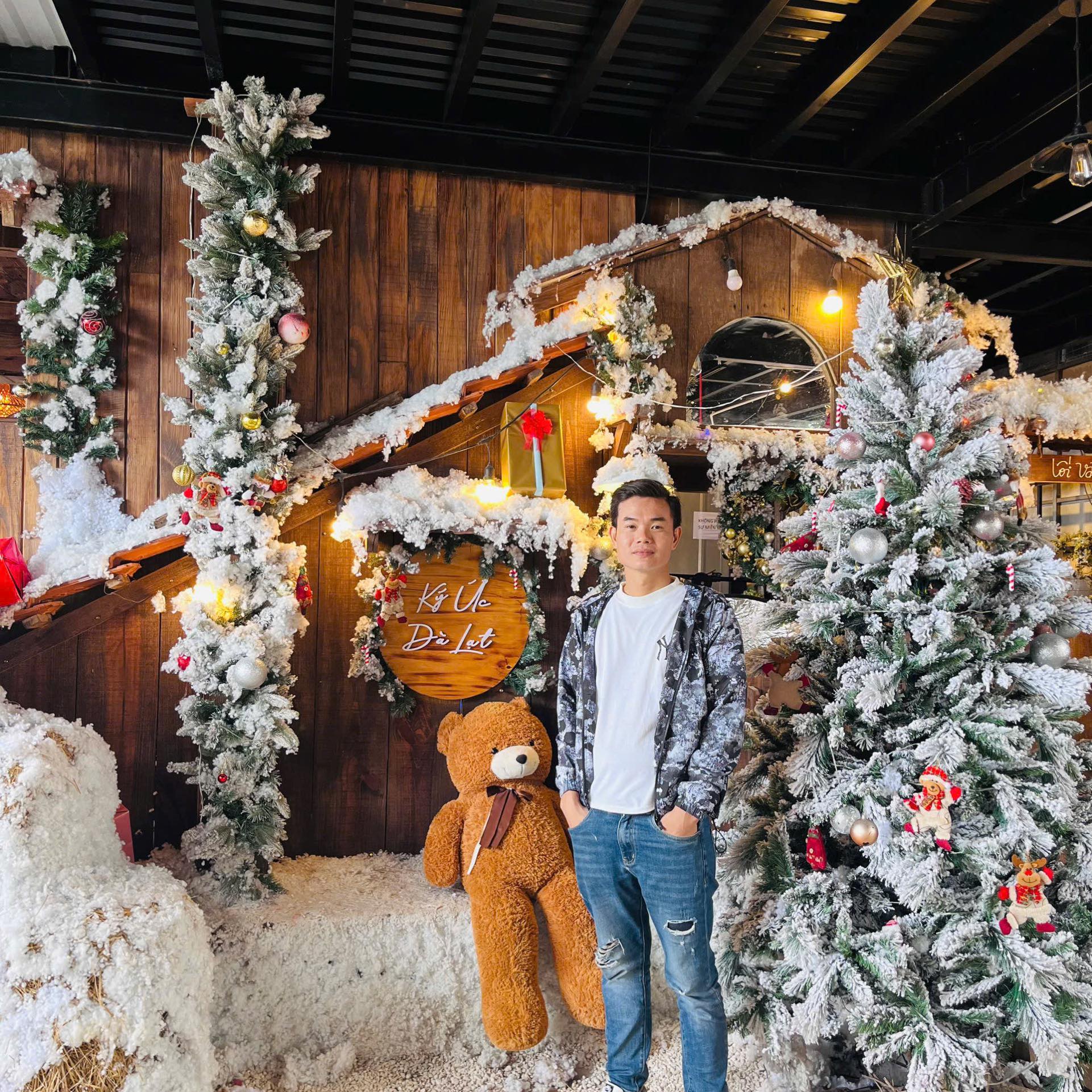 Phan Văn Thuyết - Giám Đốc Đá Mỹ Nghệ Thành Nhân