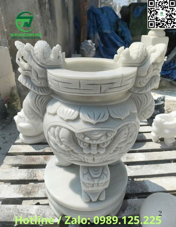 giá lư hương đá ngoài trời
